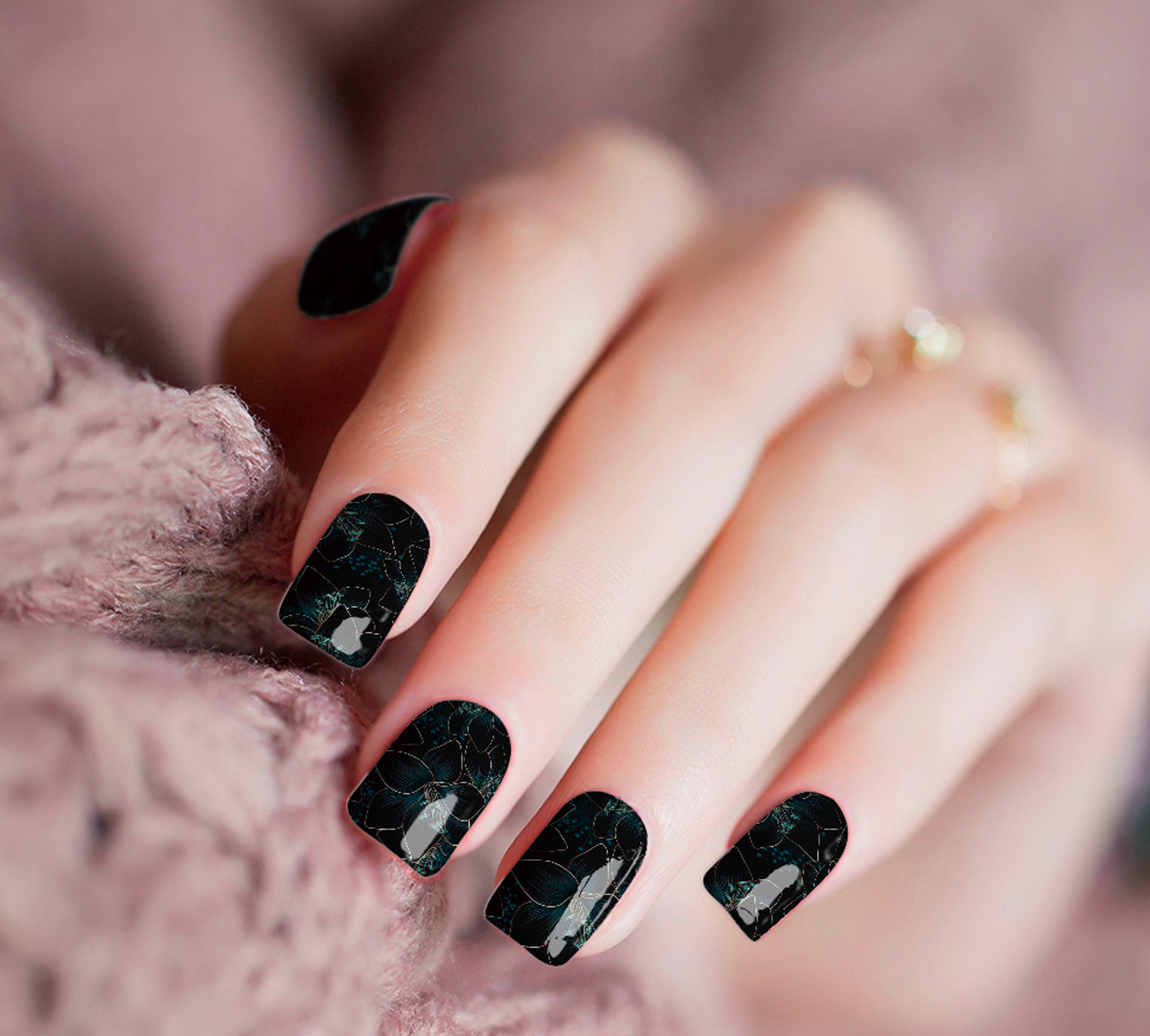 Iridescent Silhouettes